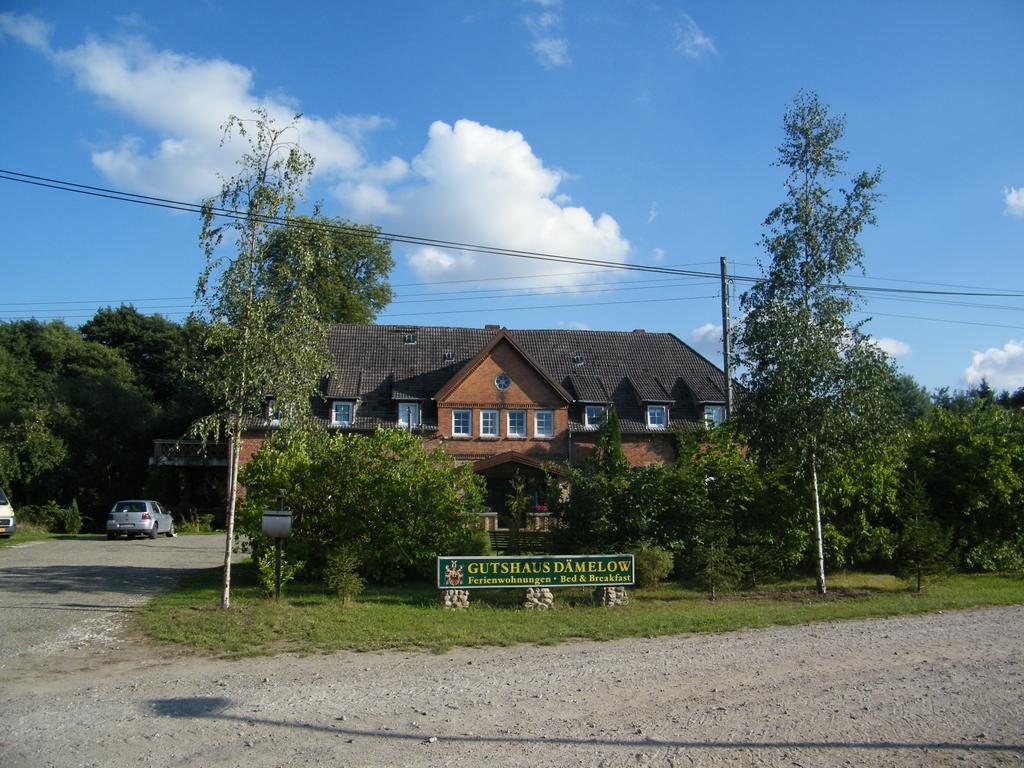 Gutshaus Daemelow Tussen Schwerin En Wismar Exteriör bild