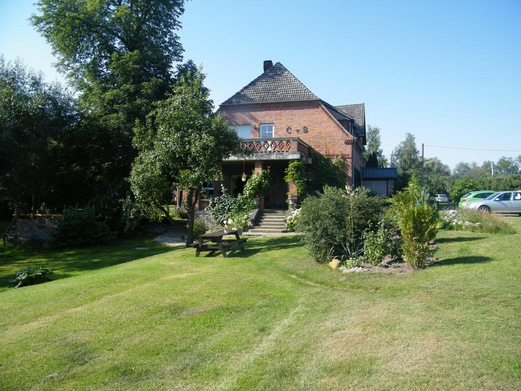 Gutshaus Daemelow Tussen Schwerin En Wismar Exteriör bild